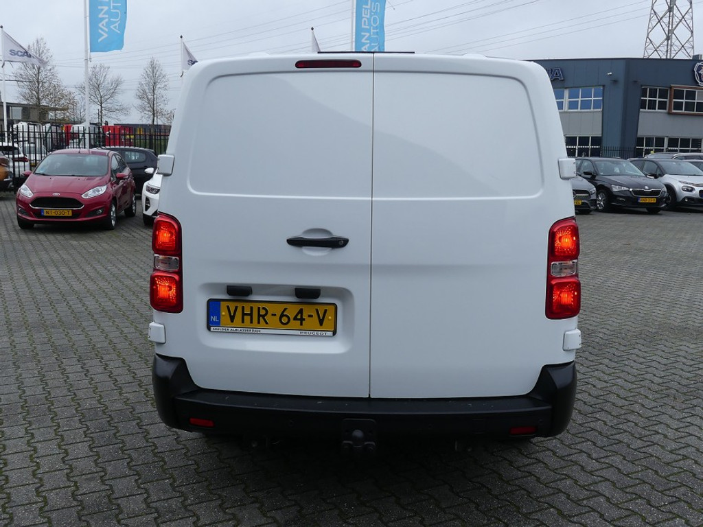 48851576-4.jpg