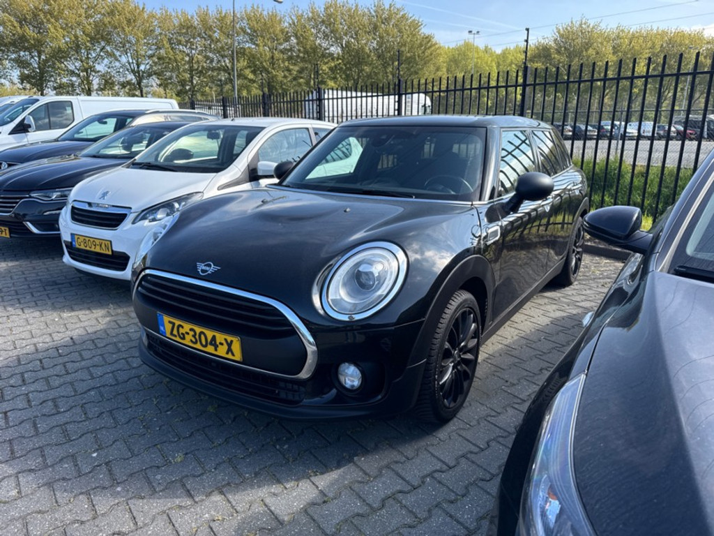 53032044