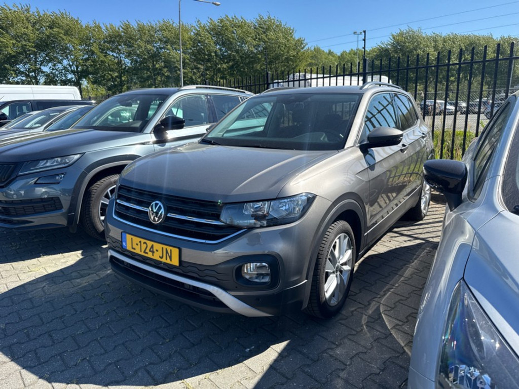 53033487