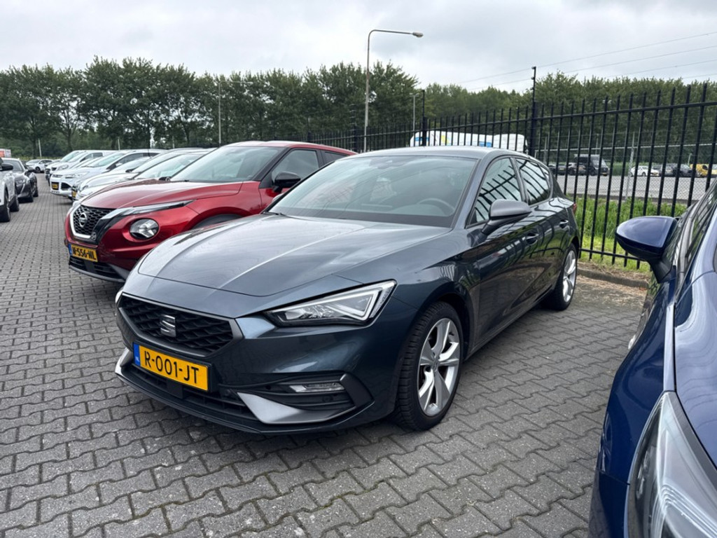 54156572
