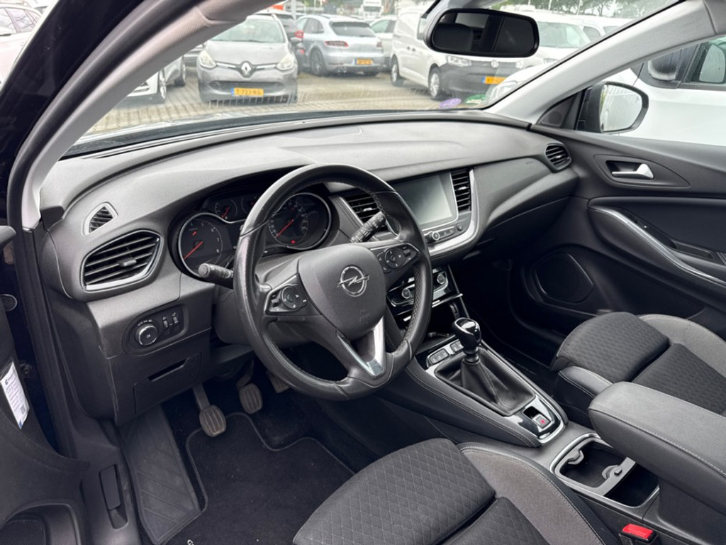 54157257-2.jpg