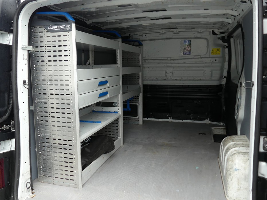 55451891-6.jpg