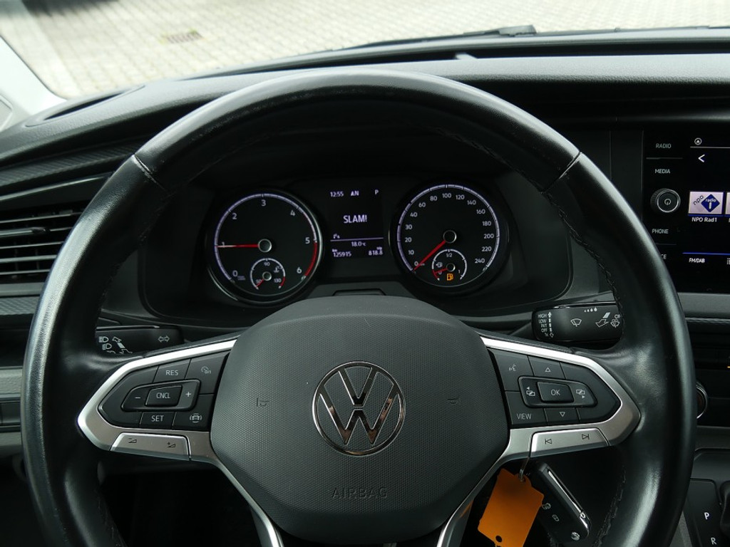 56532741-13.jpg