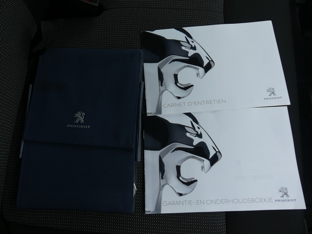 56760502-9.jpg